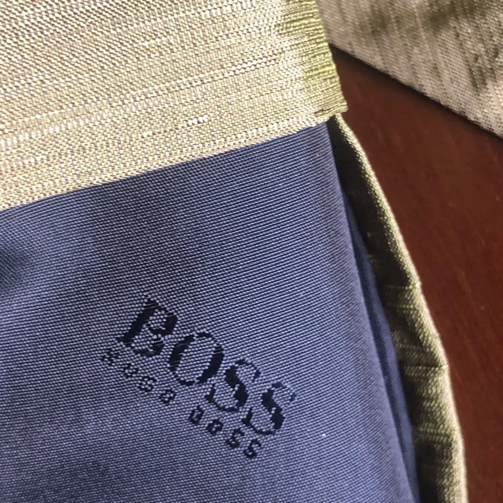 Hugo Boss - Picture 2 of 8
